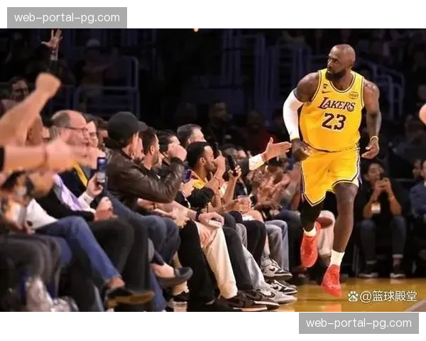 湖人127-113击败骑士,詹姆斯戴维斯合砍55分 湖人127-113击败骑士,詹姆斯戴维斯合砍55分